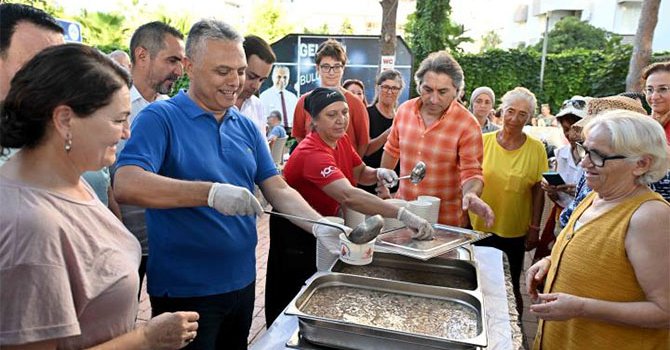 Antalya'da glutensiz aşure kram edildi