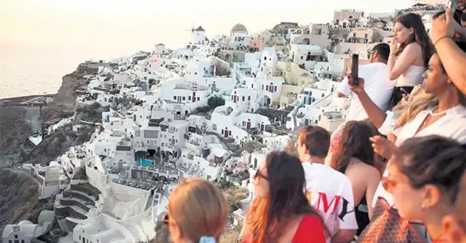 Yunan adaları ‘aşırı’ turizmi kaldıramıyor