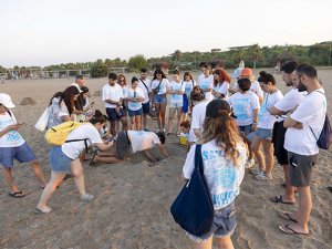 Mavi Gönüllüleri, caretta’ları Akdeniz’le buluşturuyor