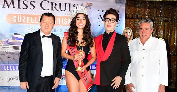 Cruise gemisinde “Kraliçe” seçildi