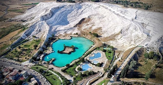 Pamukkale, yılın ilk 8 ayında 1 milyon 700 bin kişiyi ağırladı