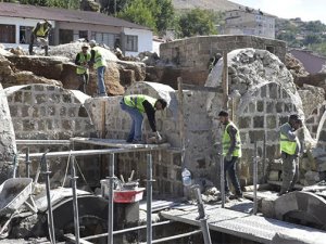 Bitlis'te tarihi han, hamam ve cami restore ediliyor