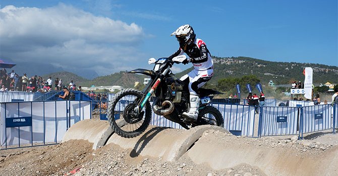 Enduro Motosiklet Yarışı'na 12 ülkeden 420 sporcu katıldı