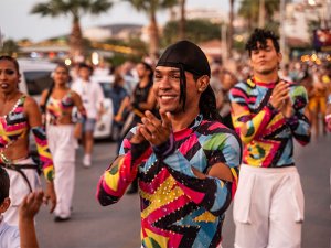 Kuşadası'nda Sokak Festivali coşkusu yaşandı