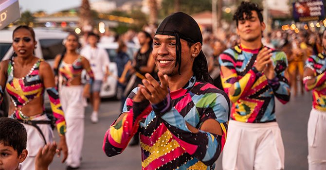 Kuşadası'nda Sokak Festivali coşkusu yaşandı