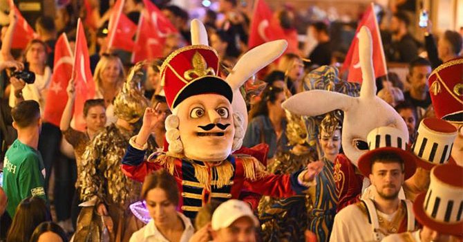 Antalya Kaleiçi Old Town Festivaline 18 ülkeden 23 şehir katıldı