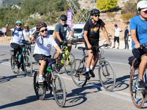 Cumhuriyetin 101'nci yılında Kyaneai'ye pedal çevirdiler