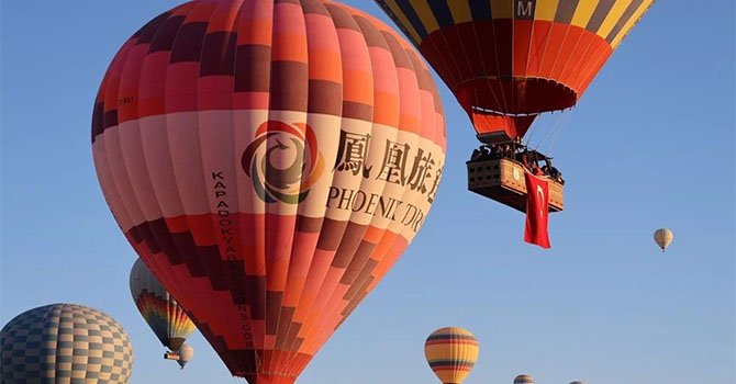 Kapadokya'da balonlar Cumhuriyet için uçtu