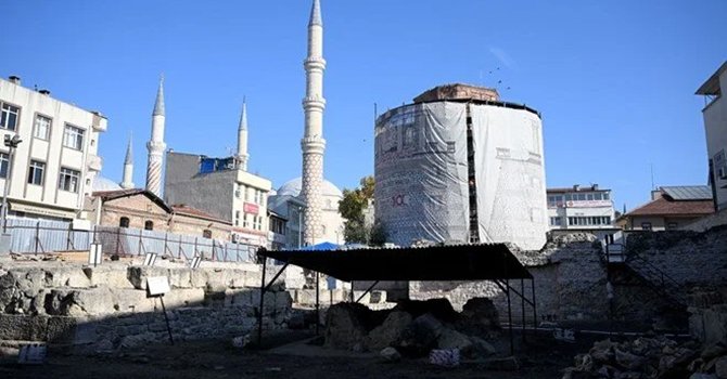 Makedon Kulesi'nde şapel kalıntıları bulundu