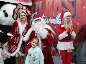 Antalya'da yılbaşı festivali yoğun ilgi görüyor