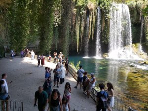 Antalya'da Düden Şelalesi'ni 2024'te 840 bin turist ziyaret etti