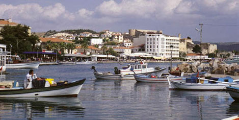 Çeşmede Sahiller kurtuluyor