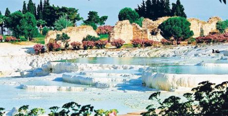 Pamukkale bembeyaz oldu