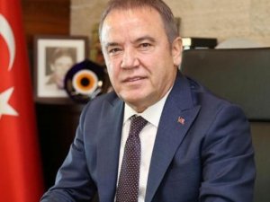 AK Partili Türel Antalya'yı CHP'li Böcek'e kaptırdı!