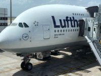 Lufthansa küçülüyor, büyük uçakları emekli ediyor