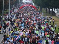 Runtalya’da yağmur binlerce koşu tutkununu durduramadı