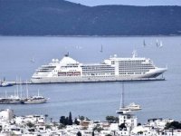 Bodrum'a sezonun ilk kruvaziyeri 475 yolcusu ile geldi