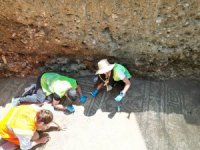 Side Antik Kenti'nde tarihî mozaik zemin keşfedildi