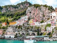 İtalya'nın turizm cenneti Amalfi'de yenilenen havalimanı açılıyor