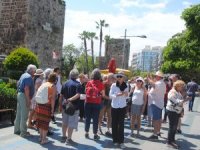 Antalya'ya gelen turistte; 3 milyon 909 bin 960 ile Ruslar birinci