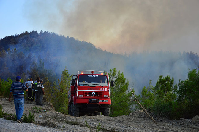 ​​​​​​​chp-antalya-milletvekili-aydin-ozer-005.jpg