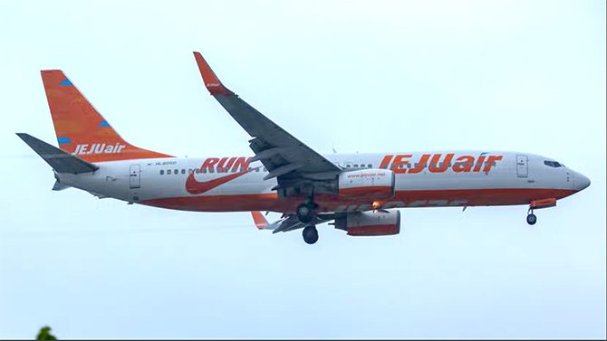 b-737-800-.jpg