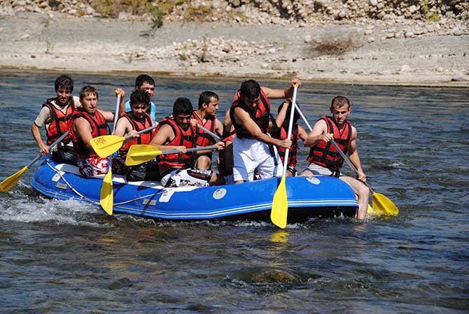 beskonak-koprulu-kanyonda-rafting-.jpg