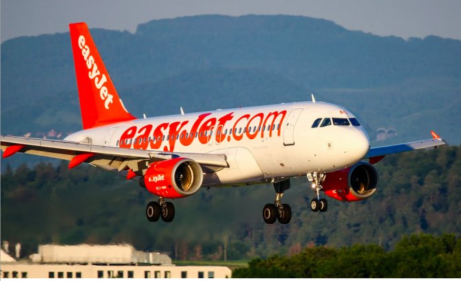 easyjet-001.png