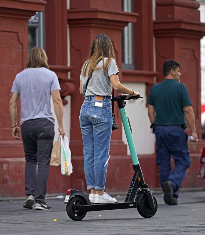 elektrikli-scooter-001.jpg