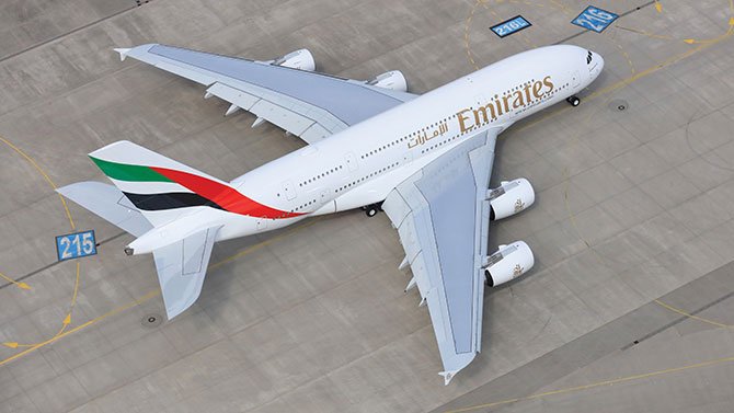 emirates-a380-.jpg