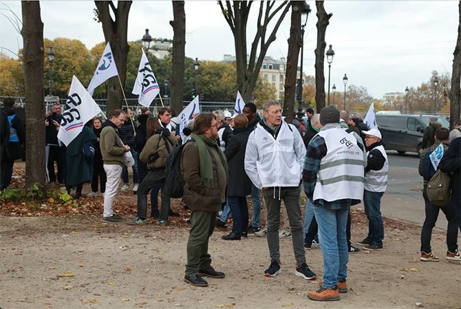 fransa,hava-yolu,-demiryolu,-grev.jpg