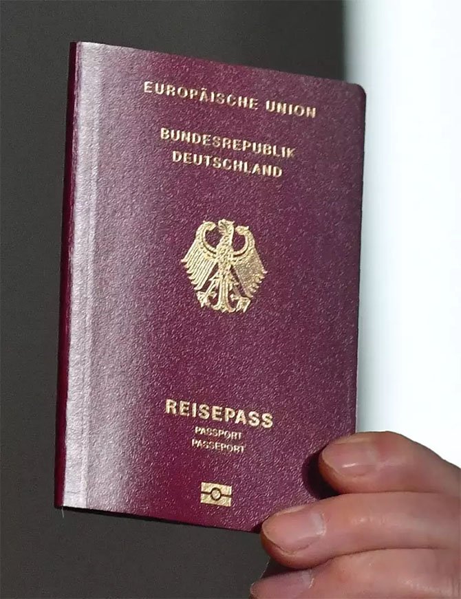 guclu-pasaportlari.jpg