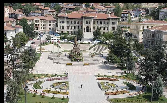 kastamonu-cumhuriyet-meydani.jpg