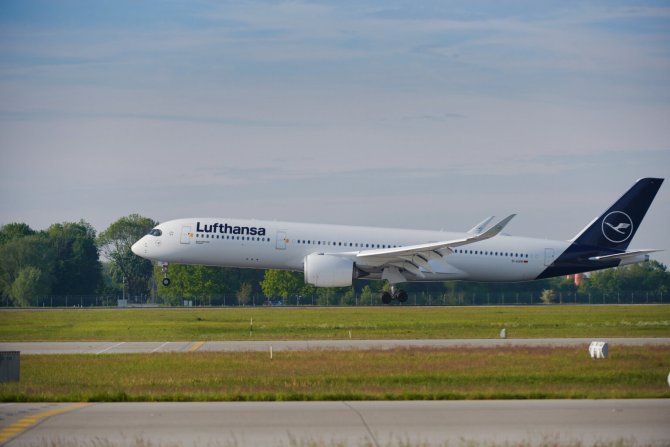 lufthansa,-airbus-a35.jpg