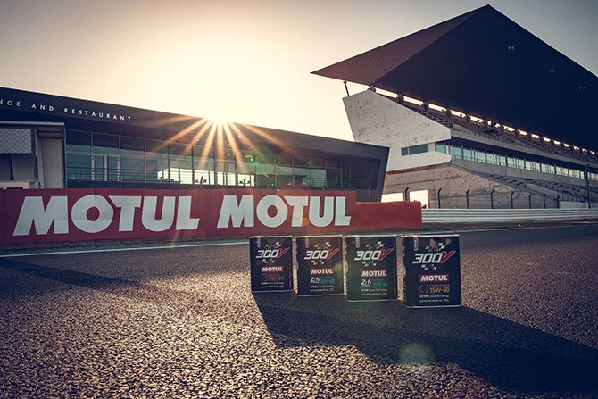 motul-300v-002.jpg