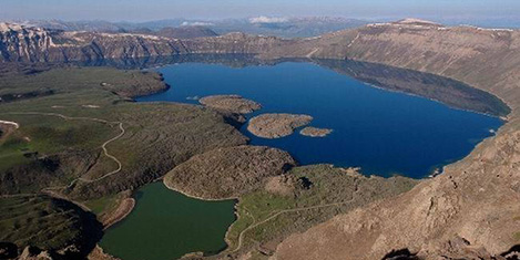 nemrut-krater-golu2.jpg