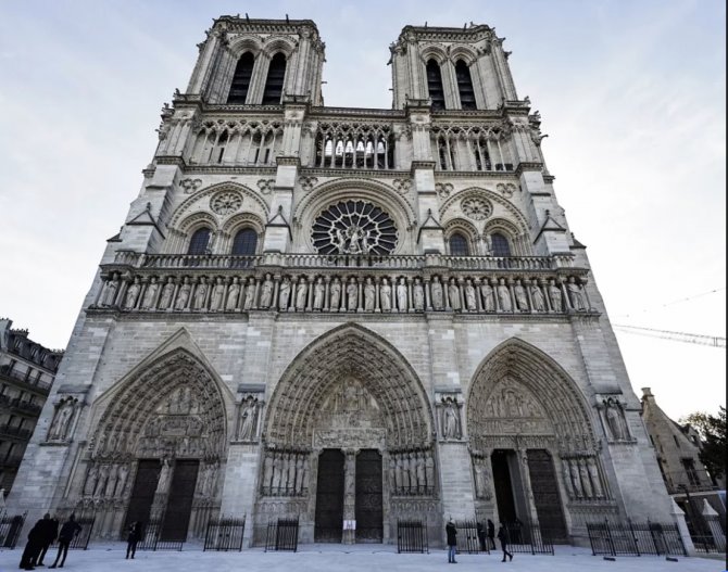 paris,-notre-dame-katedrali-008.png