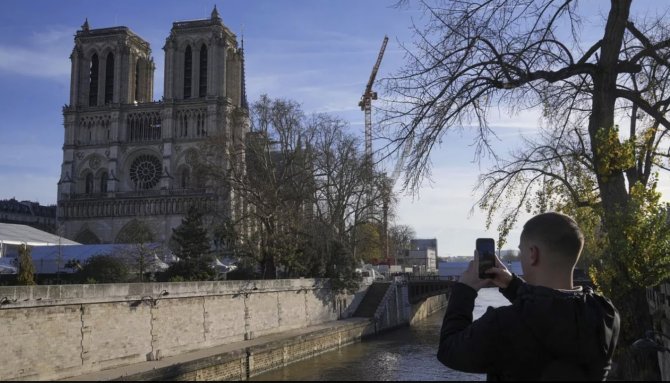 paris,-notre-dame-katedrali-010.png