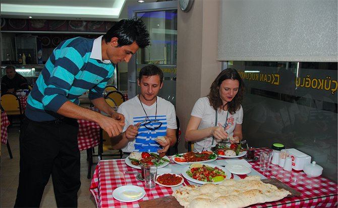 rus-turistler-kebap-.png