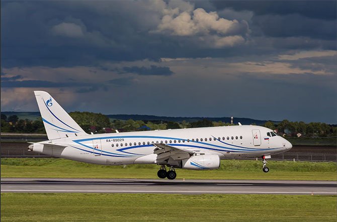 sukhoi-superjet-10.jpg