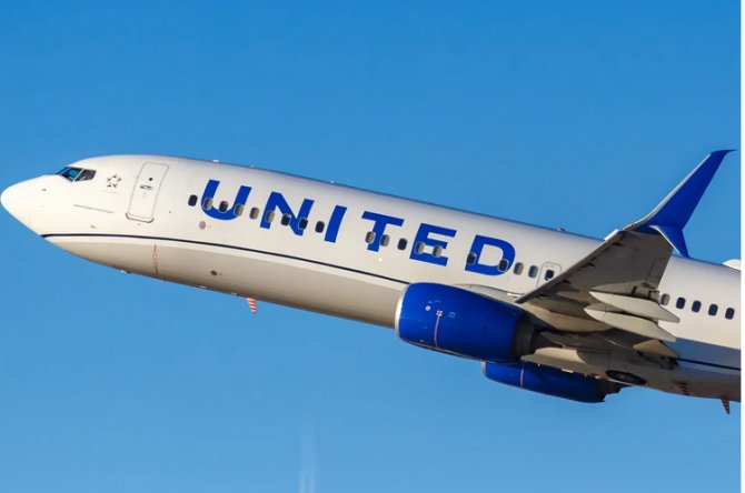 united-airlines,-kristen-berndt.png