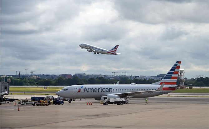 united-ve-american-airlines.jpg